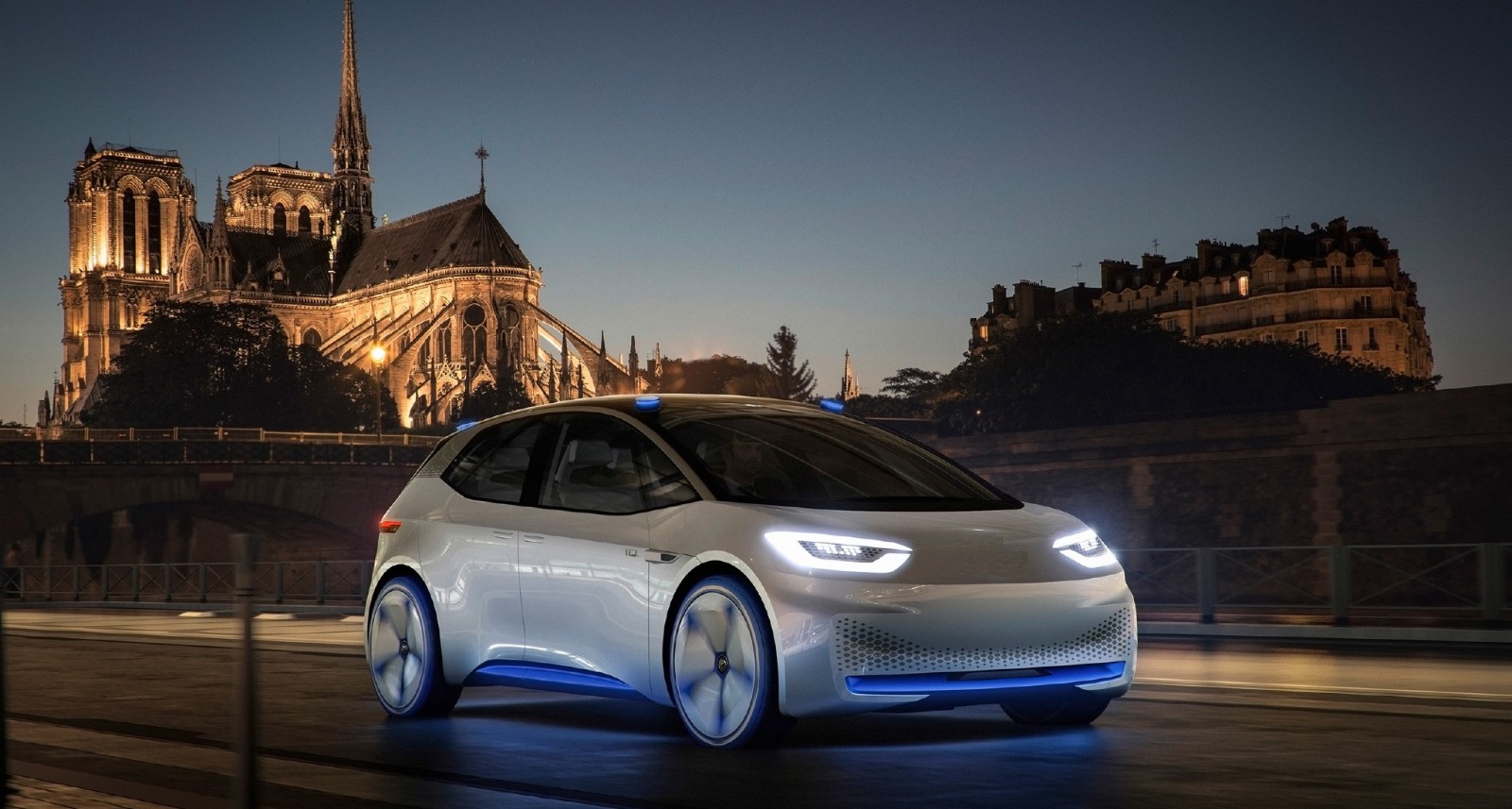 電動汽車也許可借助自行供電傳感器實(shí)現(xiàn)邊跑邊充電