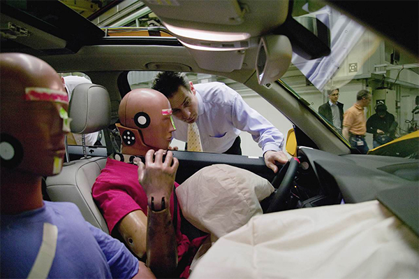 集成數(shù)字傳感器接口：拯救生命的車輛安全測(cè)試技術(shù)